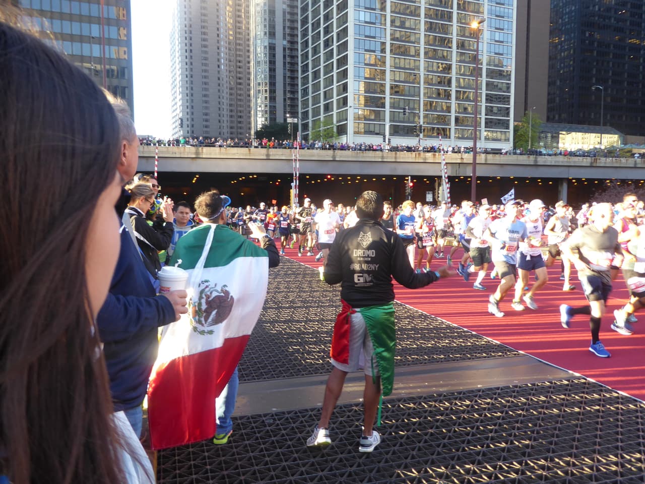 Se veían muchas banderas de todas partes del mundo.