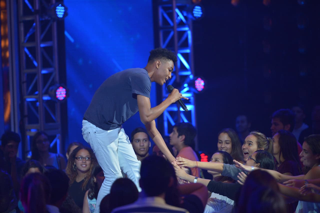 Después de cantar "Fotografía" de Juanes, los jueces decidieron dejarlo pasar a la siguiente etapa invitándolo a mejorar su nivel vocal.