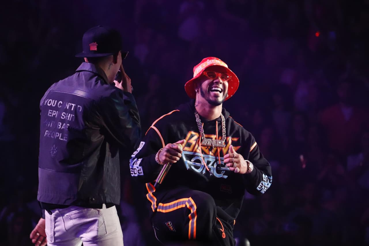 <b>Anuel</b> también cantó con 
<b>Brytiago</b>, algo que el público pidió a gritos.