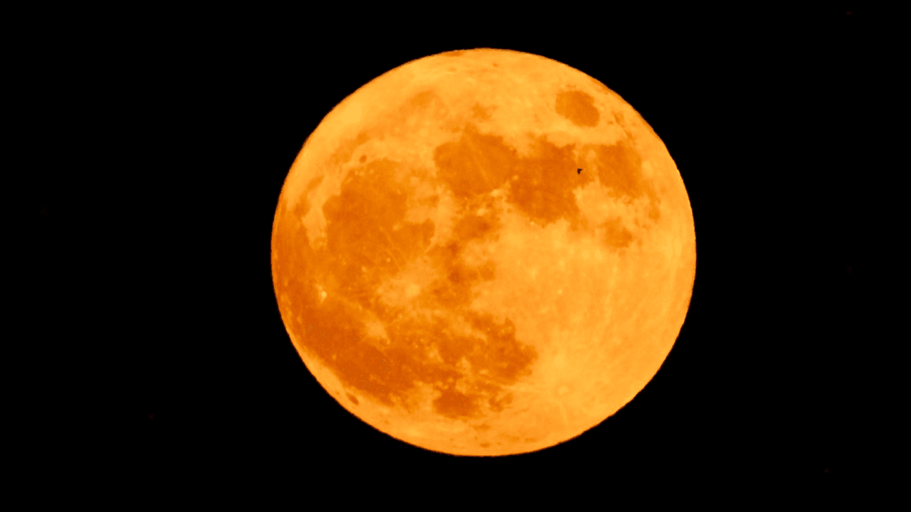 Esta es la segunda superluna del mes. La primera fue el 1 de agosto. El fenómeno no volverá a pasar hasta 2037.