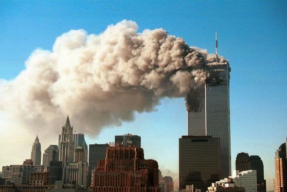 El 11 de septiembre de 2001 comenzó como cualquier otro día. Pero todo cambió a las 8:46 a.m. cuando el primer avión de pasajeros impactó la Torre Norte del World Trade Center para dar inicio al peor ataque terrorista de la historia.