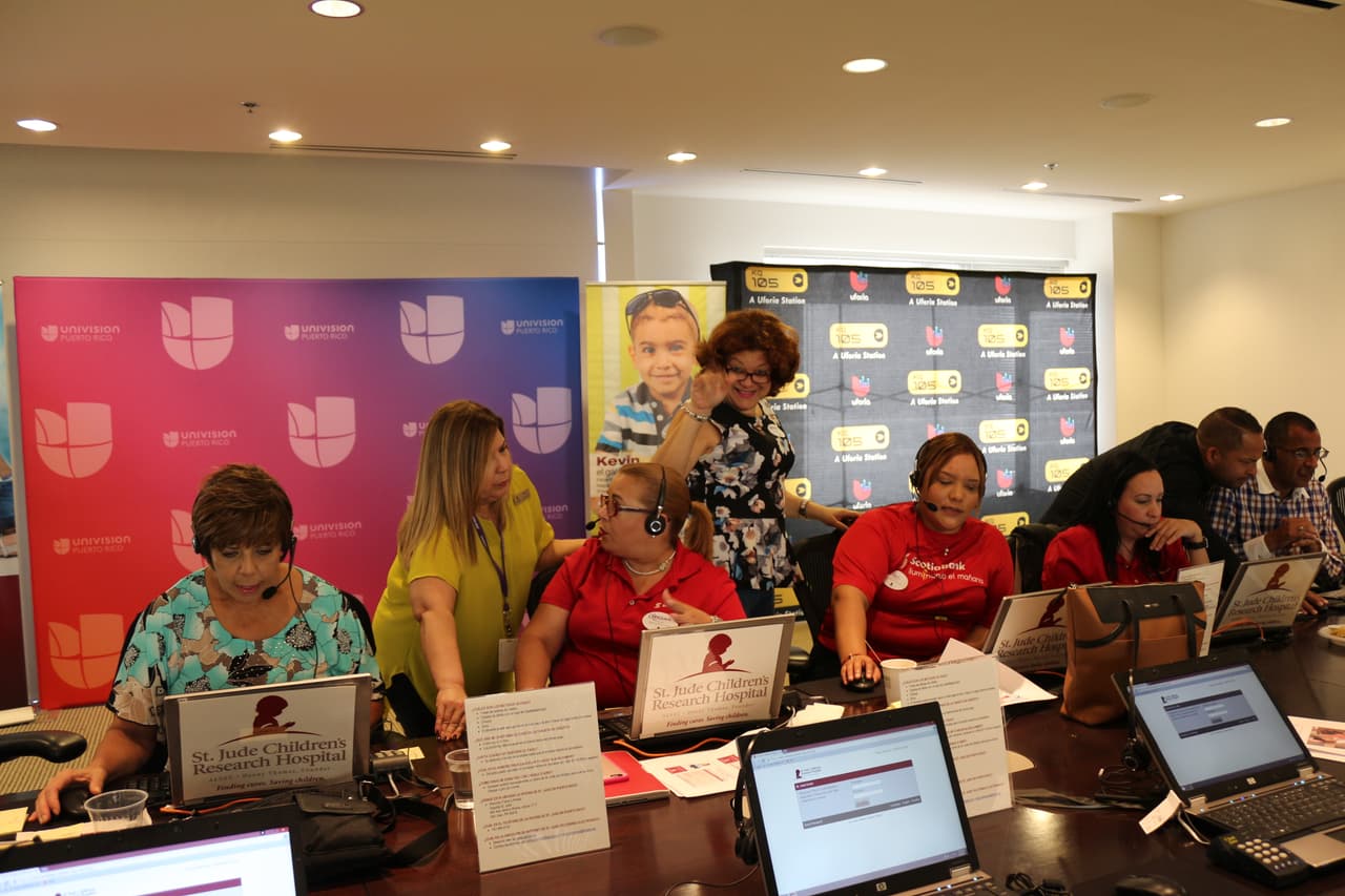 Llama al 1-800-998-8432.