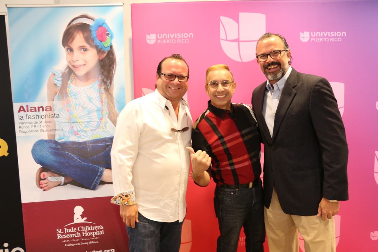 Ayúdanos a dar esperanza a niños con cáncer, donando mensualmente. Llama al 1-800-998-8432.