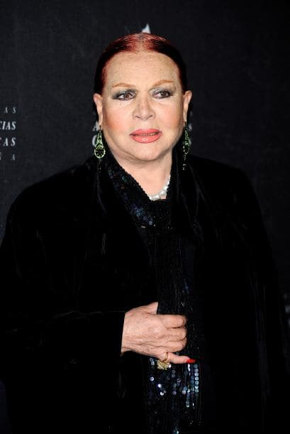 La actriz y cantante Sara Montiel se divorció dos veces: de José Ramírez, con quien estuvo en 1964, y Tony Hernández, su esposo entre 2002 y 2005. Montiel tuvo un esposo en el medio, Pepe Tous, con quien se casó en 1979. Tous murió en 1992.