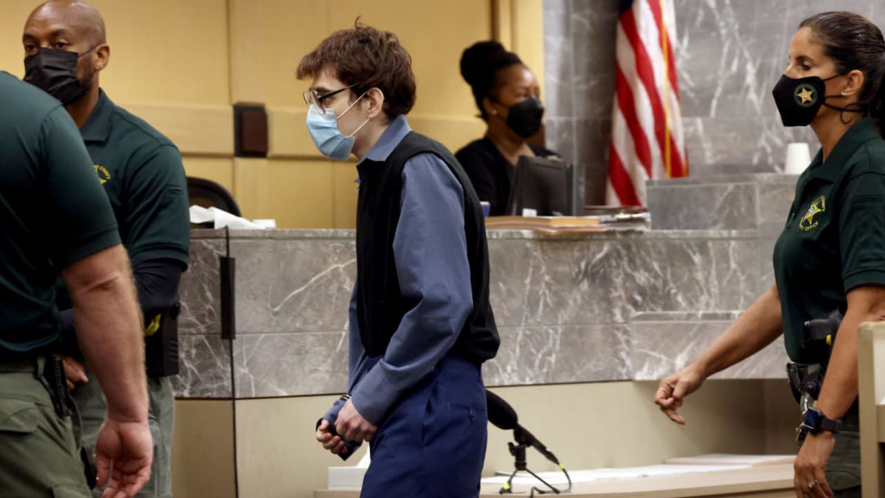 "Nada de lo que diga cambiará lo que hizo": las reacciones tras la una nueva audiencia de Nikolas Cruz