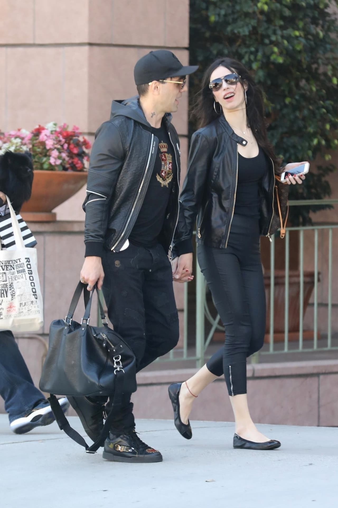 Por el momento se desconoce quién es la mujer que cautiva la atención del ilusionista de 49 años.