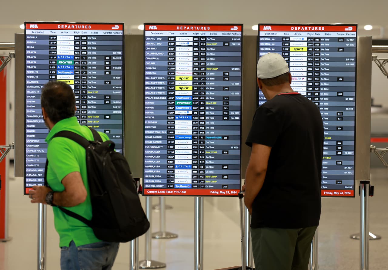 Retrasos en aeropuertos del sur de Florida por falla global informática en el sistema de Microsoft