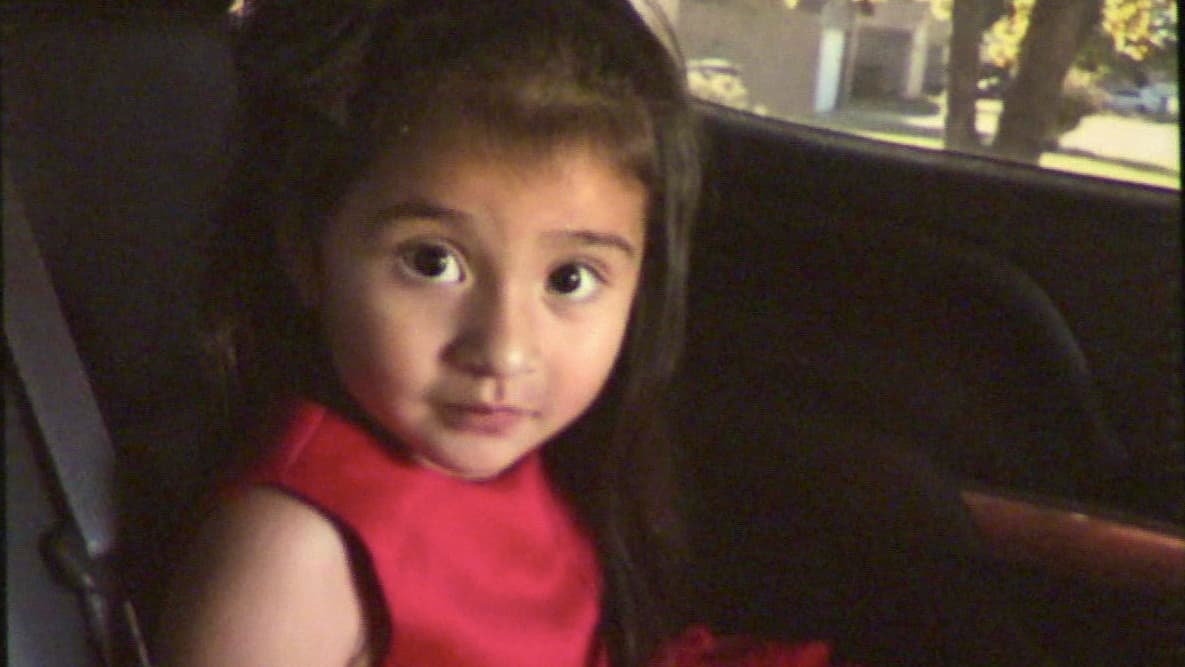 NOVIEMBRE: 
<b><a href="http://www.univision.com/houston/kxln/noticias/investigacion/una-nina-de-4-anos-de-edad-murio-tras-ser-baleada-en-un-intento-de-robo-a-su-madre-en-el-norte-de-houston-video">Ava Castillo</a></b>, de 4 años, fue baleada y perdió la vida durante un intento de robo. En el incidente también resultó herida su madre. 
<b><a href="http://www.univision.com/houston/kxln/noticias/asesinatos/acusan-de-asesinato-en-primer-grado-a-tres-hombres-por-la-muerte-de-la-pequena-ava-castillo-video">Tres sujetos se encuentran detenidos y enfrentan cargos </a></b>de asesinato en primer grado por el crimen de la menor.