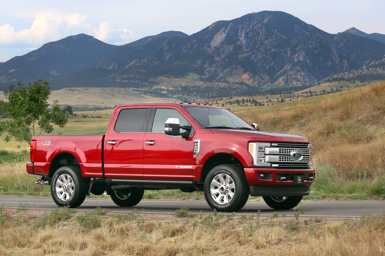 <b>Puesto 1: </b>La 
<b>Serie F de Ford se lleva este ranking</b>, con un total de 
<b>733,287</b> pickups vendidas a lo largo de 2016. La cifra marca un incremento del 5.5% en comparación con el año anterior.