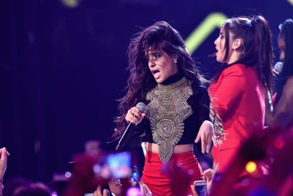 Las chicas de Fifth Harmony marcaron huella en el escenario de Premios Juventud. Ally, Normani, Dinah Jane, Camila y Lauren were simply A-MA-ZING.
