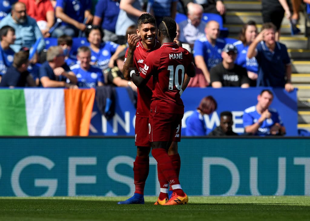 Justo antes de finalizar el primer tiempo, el turno fue para el brasileño Firmino tras un tiro de esquina bien ejecutado por James Milner.