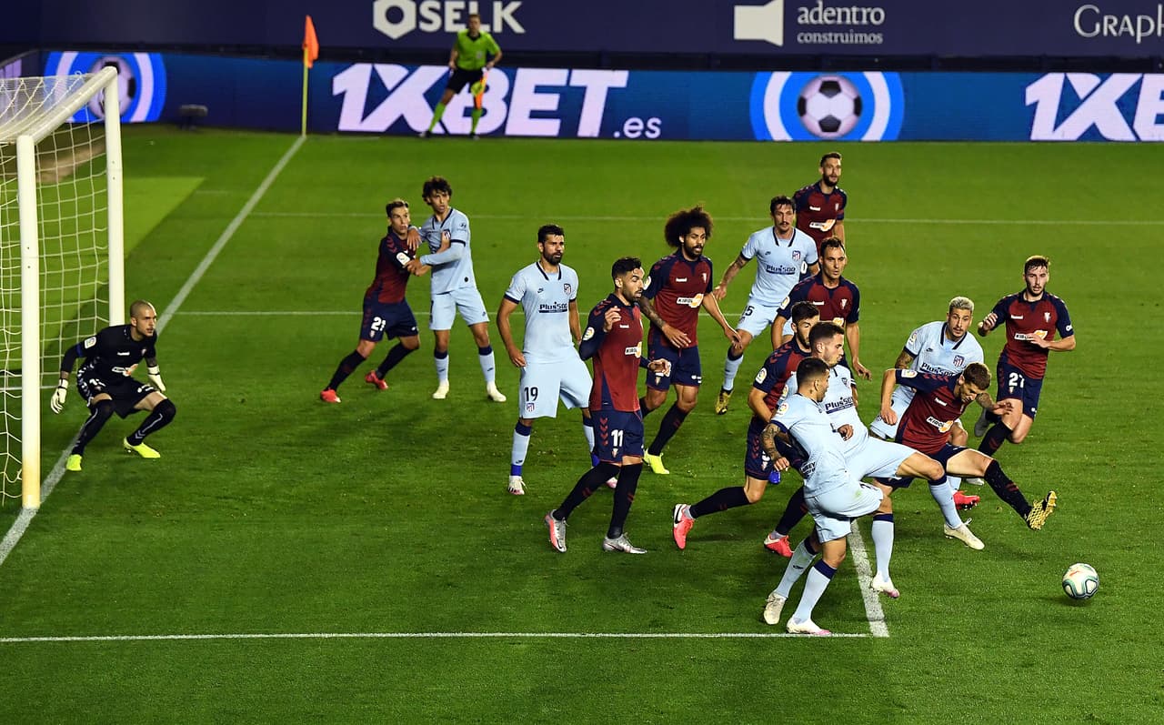 Conforme transcurrían los minutos el equipo visitante se plantó mejor y comenzó a crear opciones de gol con frecuencia.