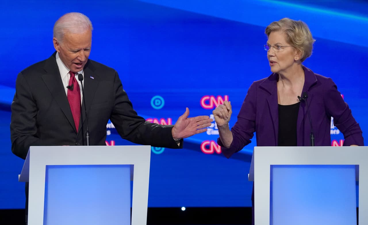 Después de que 
<a href="https://www.univision.com/temas/joe-biden">Joe Biden</a> proclamara que él era "el único en este escenario que ha conseguido algo grande" en su carrera, Warren recordó que ella ideó e impulsó la creación de la Oficina de Protección al Consumidor (CFPB) para aumentar la regulación financiera tras la crisis de 2008. Biden trató entonces de anotarse algo del mérito al asegurar que "consiguió votos" en el Congreso para la propuesta de Warren. El exvicepresidente también acusó a Warren de ser "poco precisa" en propuestas como la sanidad pública universal, pero la senadora no quiso devolverle las críticas, consciente quizá de que aún queda mucha contienda por delante y hay muchos votantes indecisos a los que convencer.