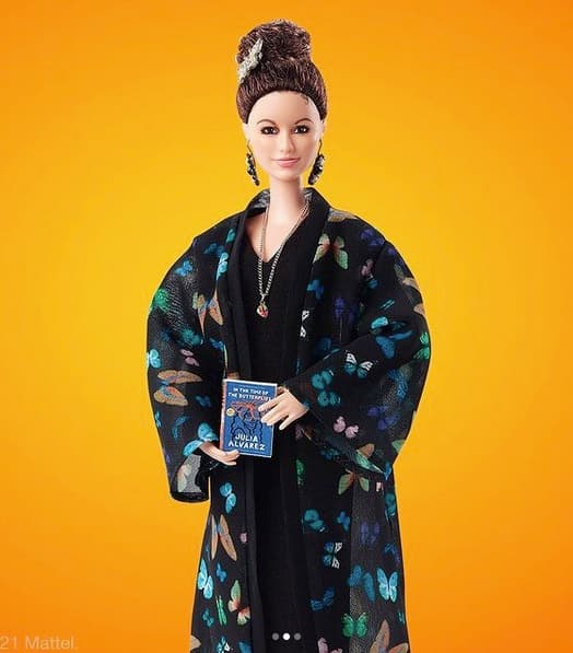Mattel también homenajeó a la escritora y activista dominico americana Julia Álvarez.
<br>
