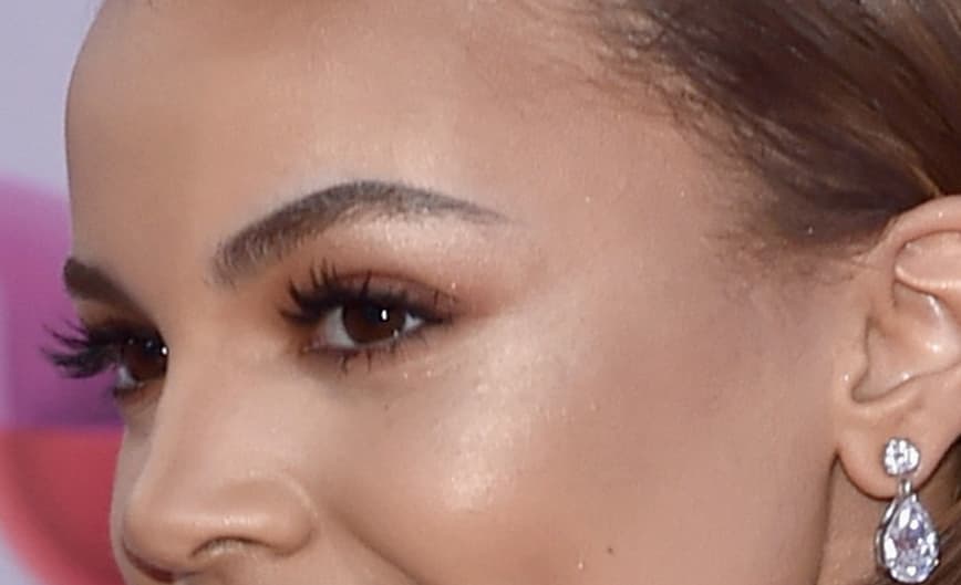 ¿La reconoces? Esta joven cantante hizo su debut en el escenario de Latin GRAMMY en 2013 al ritmo de bachata, por si fuera poco en 2015 fue presentadora.