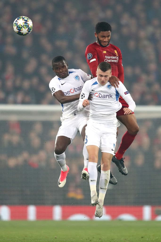 Con goles de Chamberlain y Wijnaldum, el Liverppol gana y se pone como líder del grupo E.-