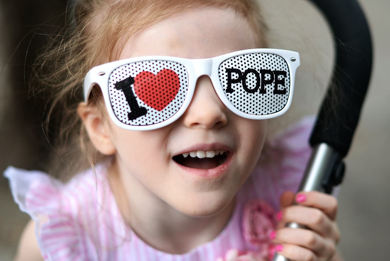 El "merchandising" no se hizo esperar en la visita papal, aquí algunos de esos recuerditos cuya venta, sin duda, ha ayudado a la economía de Filadelfia.