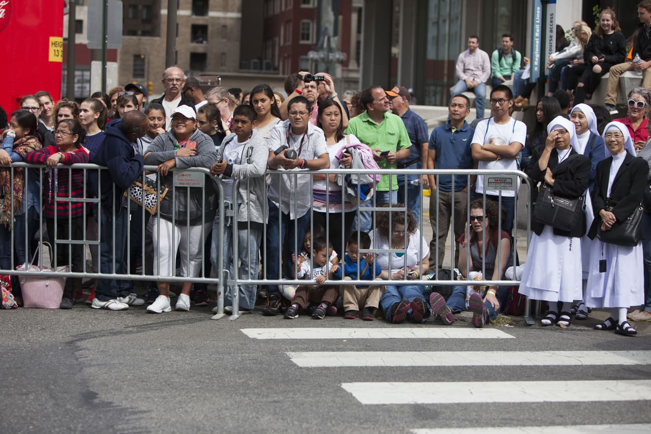 El "merchandising" no se hizo esperar en la visita papal, aquí algunos de esos recuerditos cuya venta, sin duda, ha ayudado a la economía de Filadelfia.