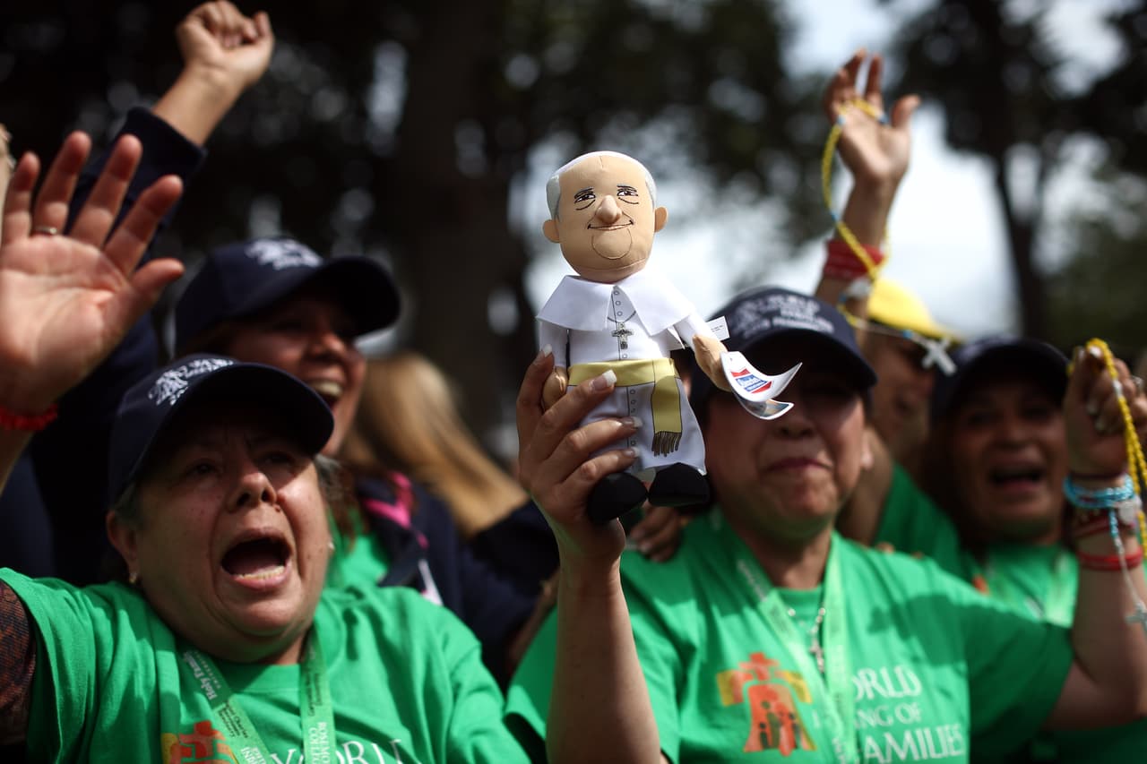 El "merchandising" no se hizo esperar en la visita papal, aquí algunos de esos recuerditos cuya venta, sin duda, ha ayudado a la economía de Filadelfia.