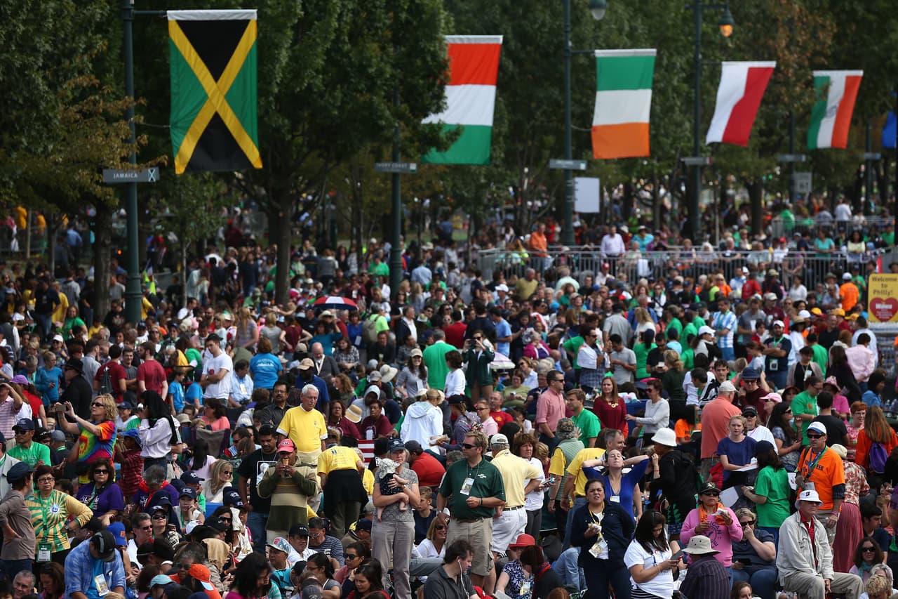 El "merchandising" no se hizo esperar en la visita papal, aquí algunos de esos recuerditos cuya venta, sin duda, ha ayudado a la economía de Filadelfia.