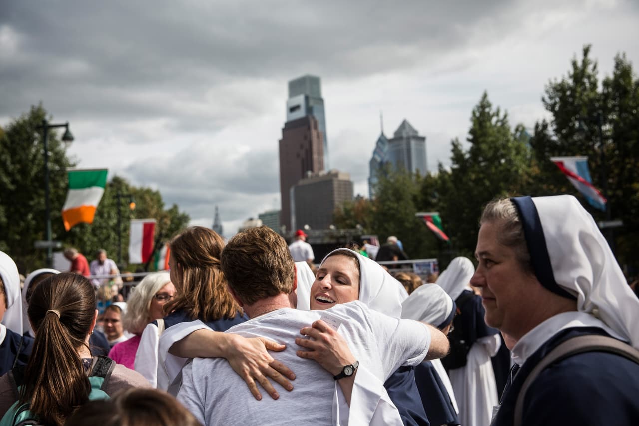 El "merchandising" no se hizo esperar en la visita papal, aquí algunos de esos recuerditos cuya venta, sin duda, ha ayudado a la economía de Filadelfia.