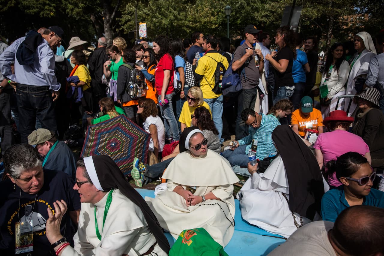 El "merchandising" no se hizo esperar en la visita papal, aquí algunos de esos recuerditos cuya venta, sin duda, ha ayudado a la economía de Filadelfia.