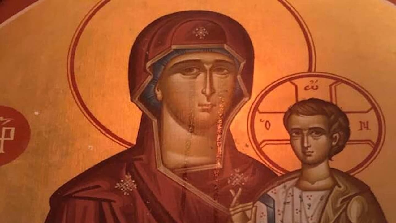 Imagen de la Virgen presuntamente llorando sorprende a feligreses en Chicago