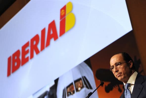 Al comenzar la junta de accionistas de Londres, el presidente de British Airways, Martin Broughton, explicó que la alianza tenía una "lógica convincente, estratégica y financiera".