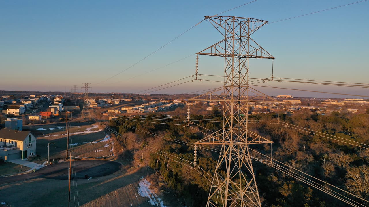Cuatro miembros de la junta de ERCOT renunciarán tras cortes de energía durante la tormenta invernal 