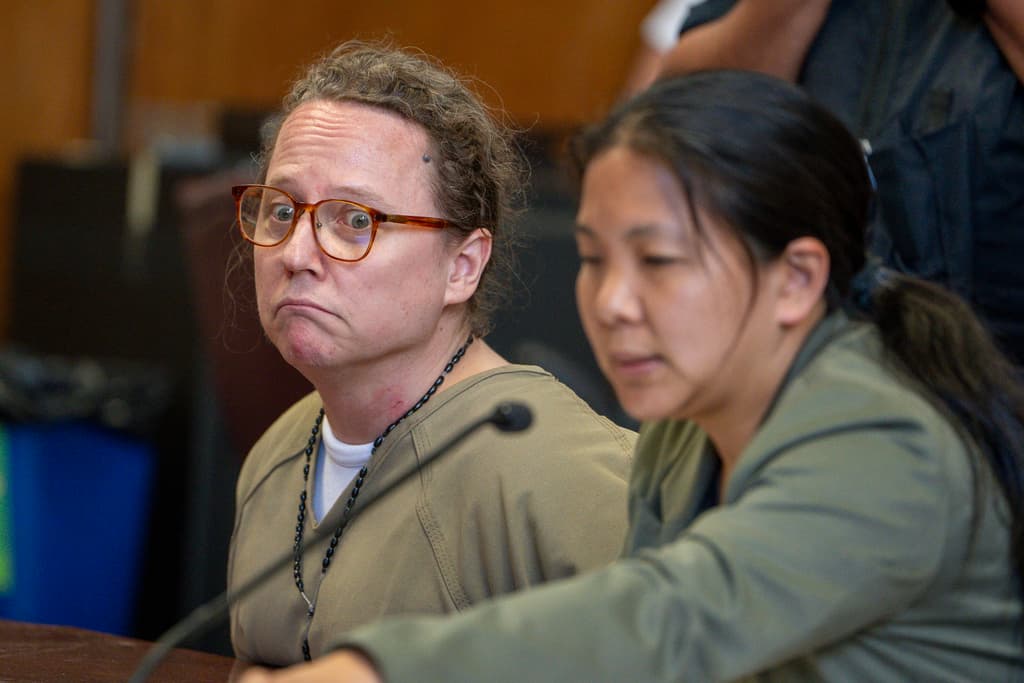 Ryan Hemphill, de 43 años, 
<b>se declaró no culpable este jueves ante la corte</b>. La fiscalía lo acusa de agresión sexual predatoria y otros delitos. De ser encontrado culpable, 
<b>podría pasar el resto de su vida en prisión</b>.