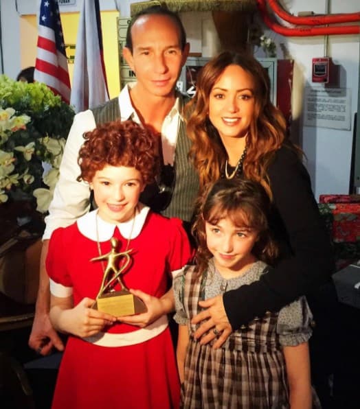 Legarreta y Rubín están por cumplir 20 años de matrimonio y tienen
<b> <a href="https://www.univision.com/famosos/andrea-legarreta-comparte-que-fue-lo-mas-dificil-de-actuar-al-lado-de-su-hija-nina-en-el-cine-fotos">dos hijas</a></b>: Mía, de 14 años y Nina, de 12.