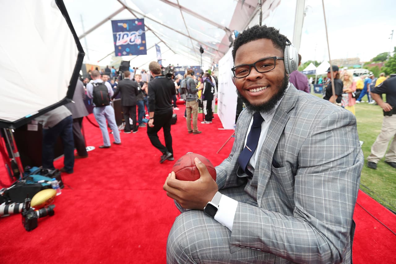 Con gran estilo y clase llegaron a la 'Ciudad de la Música' los futuros héroes de la NFL. Estas son las mejores imágenes de la alfombra roja del NFL Draft 2019.