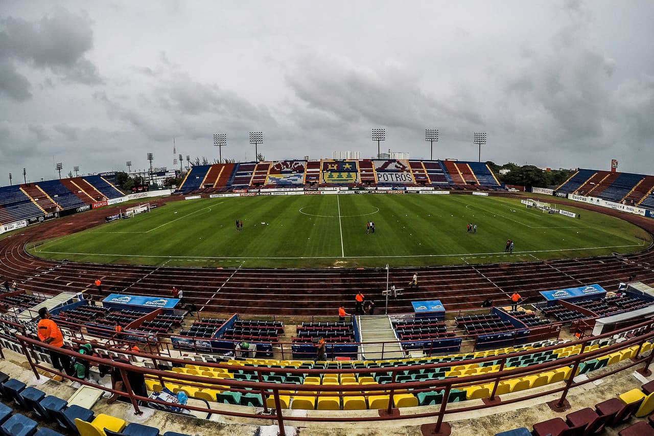 Tras su cambio de sede de la Ciudad de México a Cancún, los Potros lograron conquistar el título de la Liga MX en su primer temporada en el estadio Olímpico Andrés Quintana Roo.