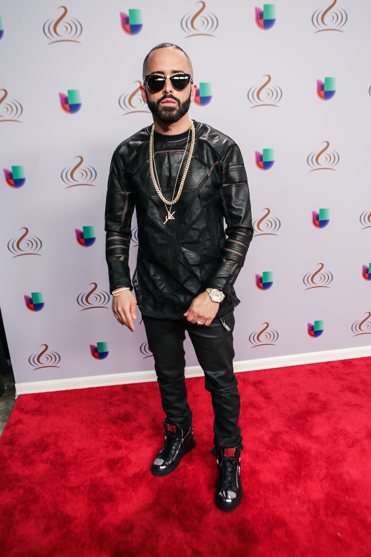 Así posaron en el detrás de cámaras para nuestras cámaras. ¡Míralos!