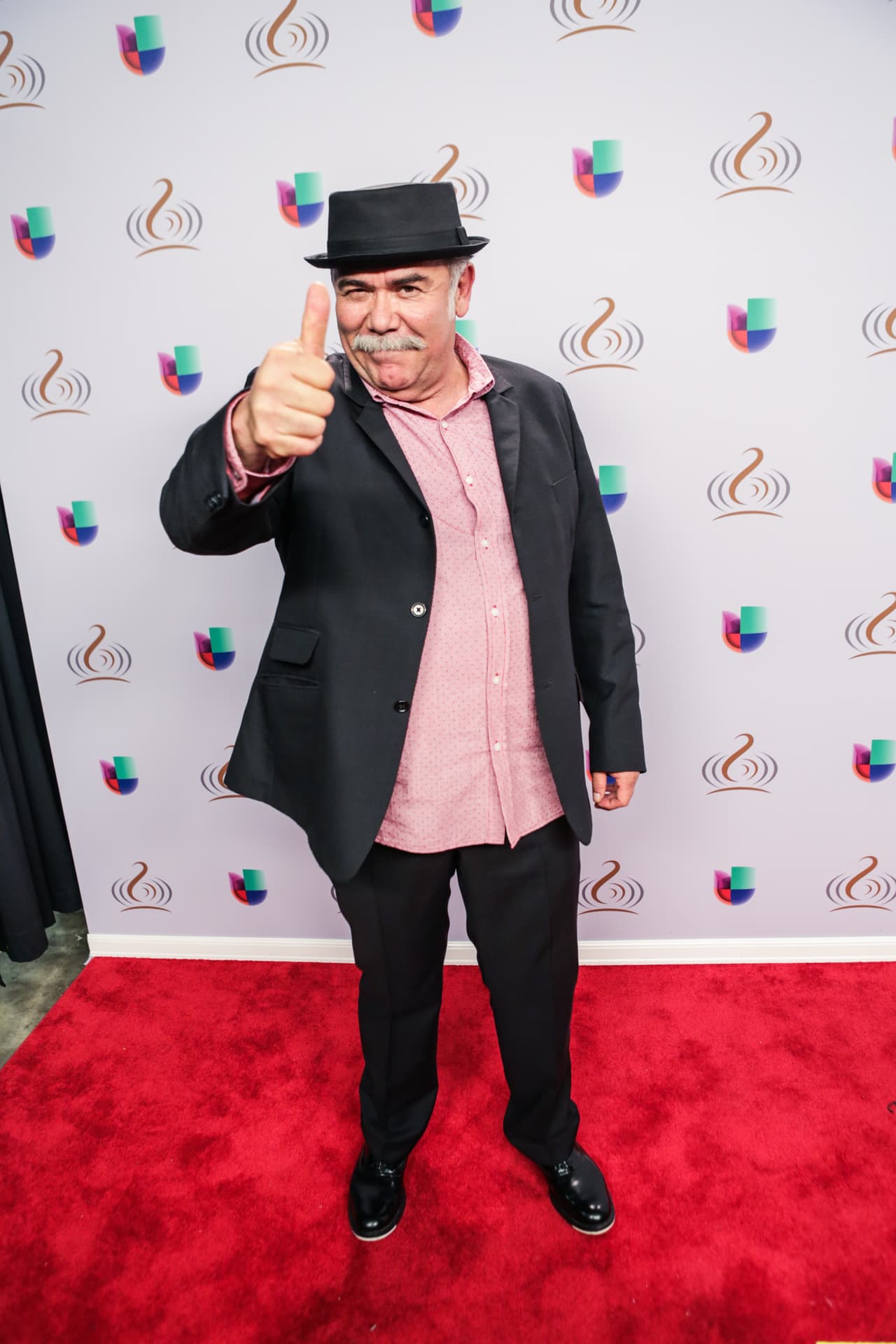 Así posaron en el detrás de cámaras para nuestras cámaras. ¡Míralos!