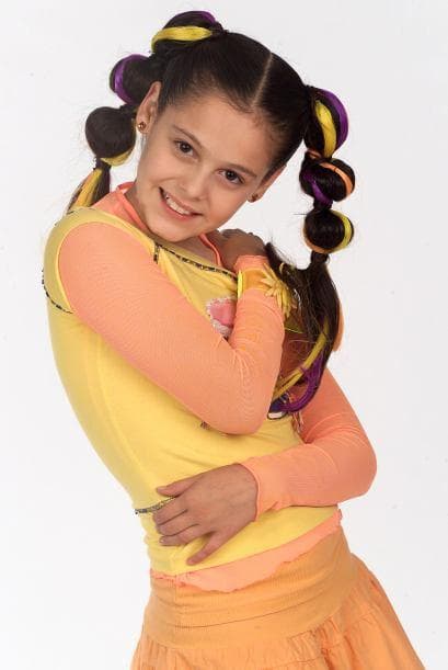 <b><a href="http://www.univision.com/temas/allisson-lozz">Allisson Lozz</a></b> también comenzó su carrera artística en el reality show 'Código Fama' a los 10 años.