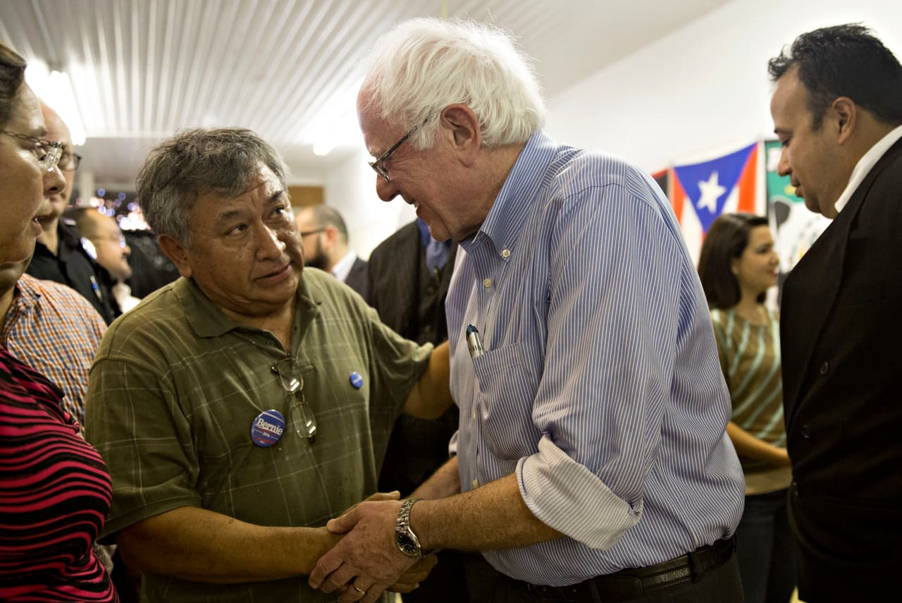 Sanders desplaza a Clinton entre los hispanos de Nevada