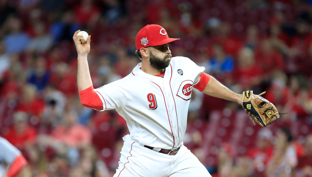 Jose Peraza se deslinda de los Cincinnati Reds y se une a las filas de Boston Red Sox.