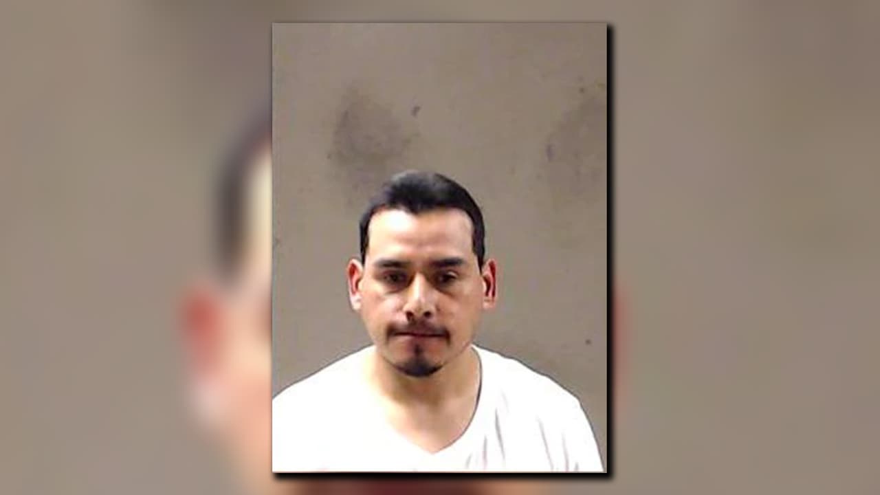 Hispano acusado de abuso sexual infantil muere en la cárcel en aparente suicidio 