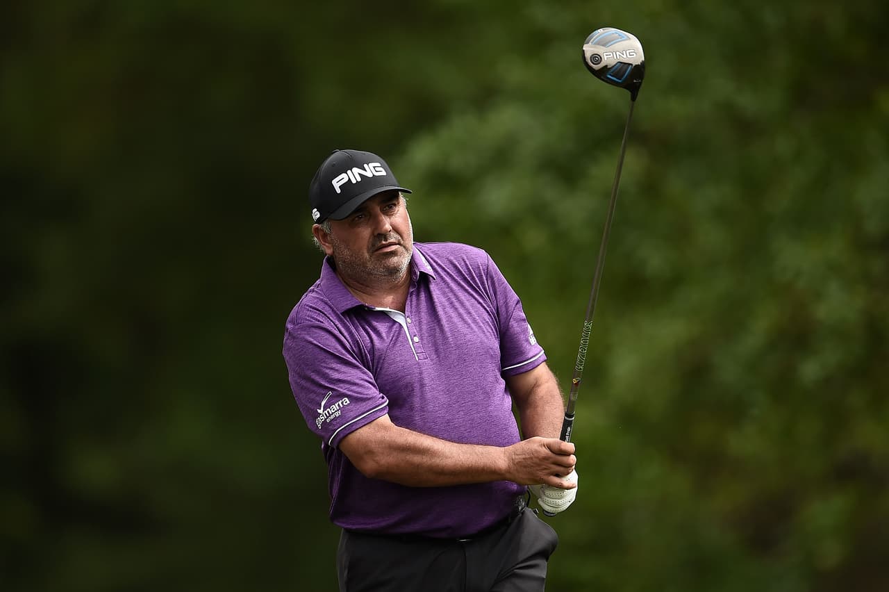 En febrero de 2017, la madre de los hijos de Cabrera, Sandra Rivadero se unió a estas acusaciones y advirtió que hizo 10 denuncias por el tema. Esta situación ha afectado el juego del argentino, que en lo corrido de la temporada apenas ha sumado 24 puntos tras pasar dos cortes en cinco torneos disputados. Ocupa la posición 199 en la Fedexcup.