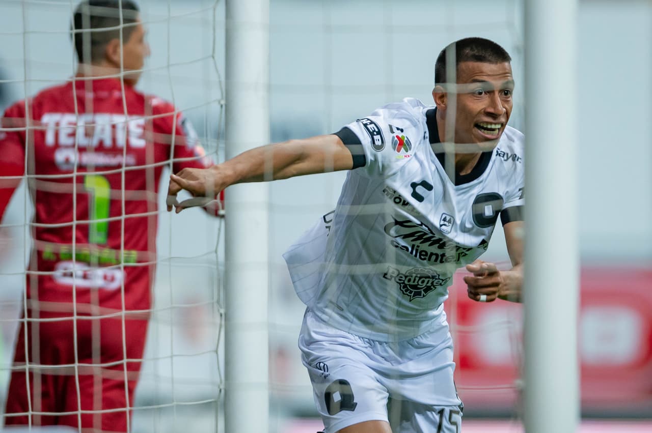 Funes Mori (16’, 21’) abrió el marcador y luego creció la diferencia desde los once pasos. Sepúlveda (27’) descontó. Janssen (35’) dejó a los Rayados en desventaja numérica. En sus siguientes compromisos, Monterrey recibirá al León, en partido pendiente de la J3, mientras Querétaro recibirá al San Luis.