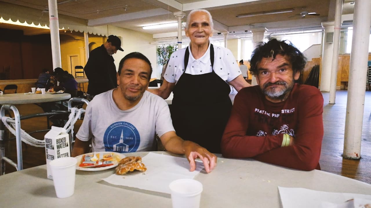 A sus 90 años, Miquita Ibarra cocina cada martes para los más desfavorecidos.