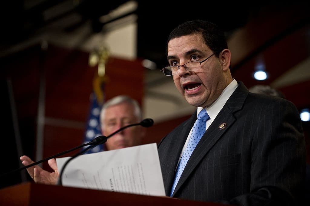 24 demócratas les dieron la espalda a los valores de su partido con el voto a favor de leyes antiinmigrantes