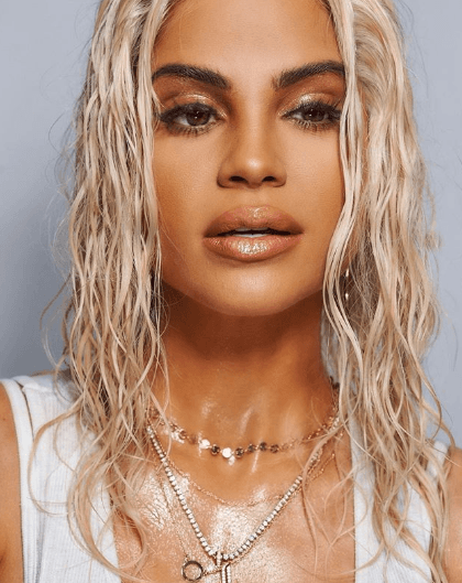 A lo largo de su carrera ha sorprendido al público con distintos looks.