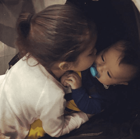 Para ella no hay nada más importante que su familia, tener a sus dos pequeños es la más grande bendición que tiene en la vida.