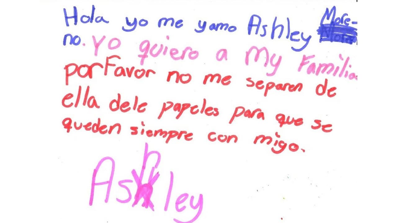 "Mi deseo esta Navidad es que mi madre tenga un Dream Act", pide niña en carta al Congreso