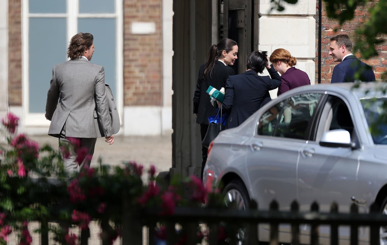 Angie se veía de lo más relajada y sonriente.