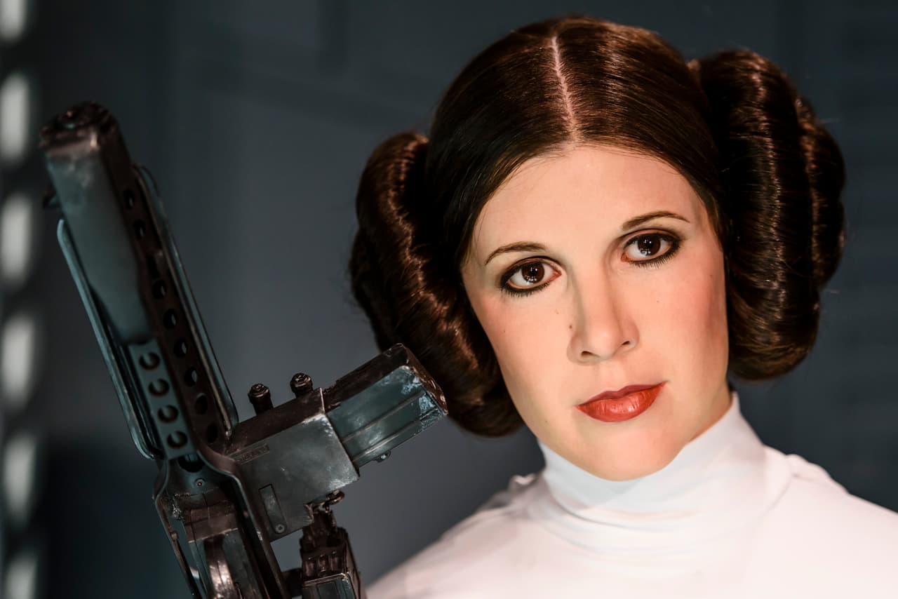 La princesa 
<b>Leia</b>, la líder de la Alianza Rebelde, se volvió uno de los personajes más importantes de la saga: su lucha para salvar la galaxia traspasó las generaciones.