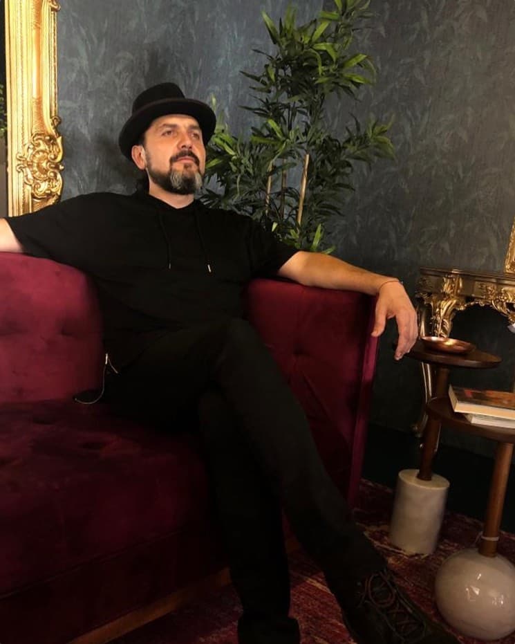 Además, también indicó que él se hace cargo de Jerónimo. "Gracias a Dios, sí. Gracias a Dios, a las canciones y a las regalías", destacó.