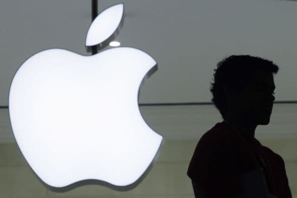 La acción del gigante de California Apple superó la barrera de los $500 por primera vez este lunes 13 de febrero en Wall Street, impulsada por los rumores del lanzamiento de la tercera versión de la tableta iPad. El título cerró en $502.60, un impulso de 1.86% desde la sesión del viernes pasado.